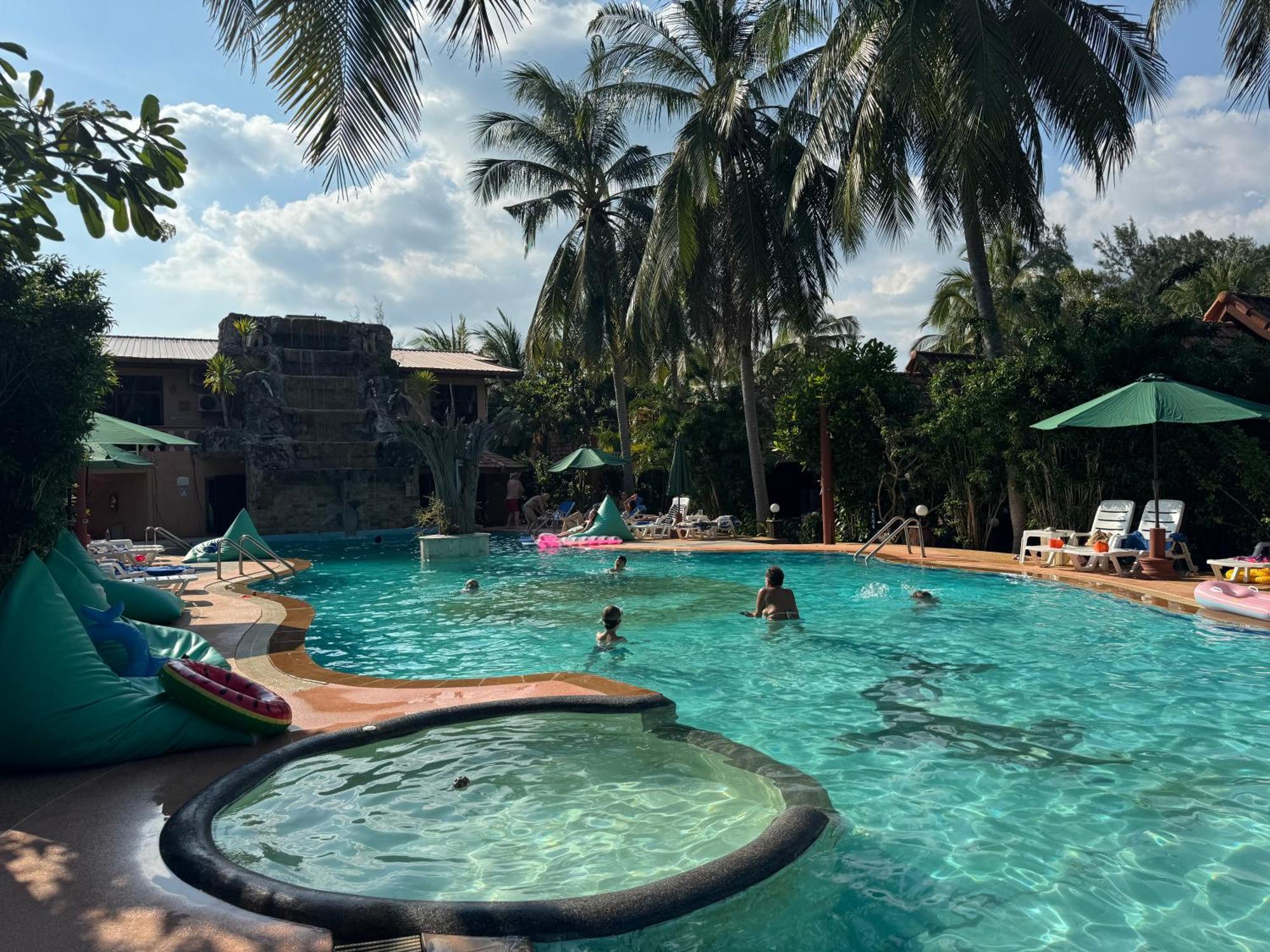 Laguna Beach Club Resort Ko Lanta Екстериор снимка